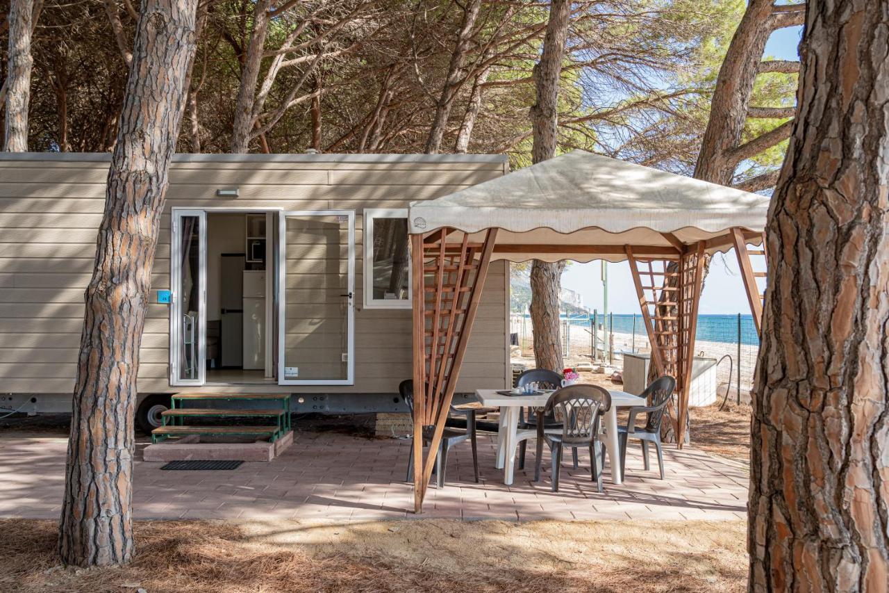 לוצוראי Camping&Village Le Cernie מראה חיצוני תמונה